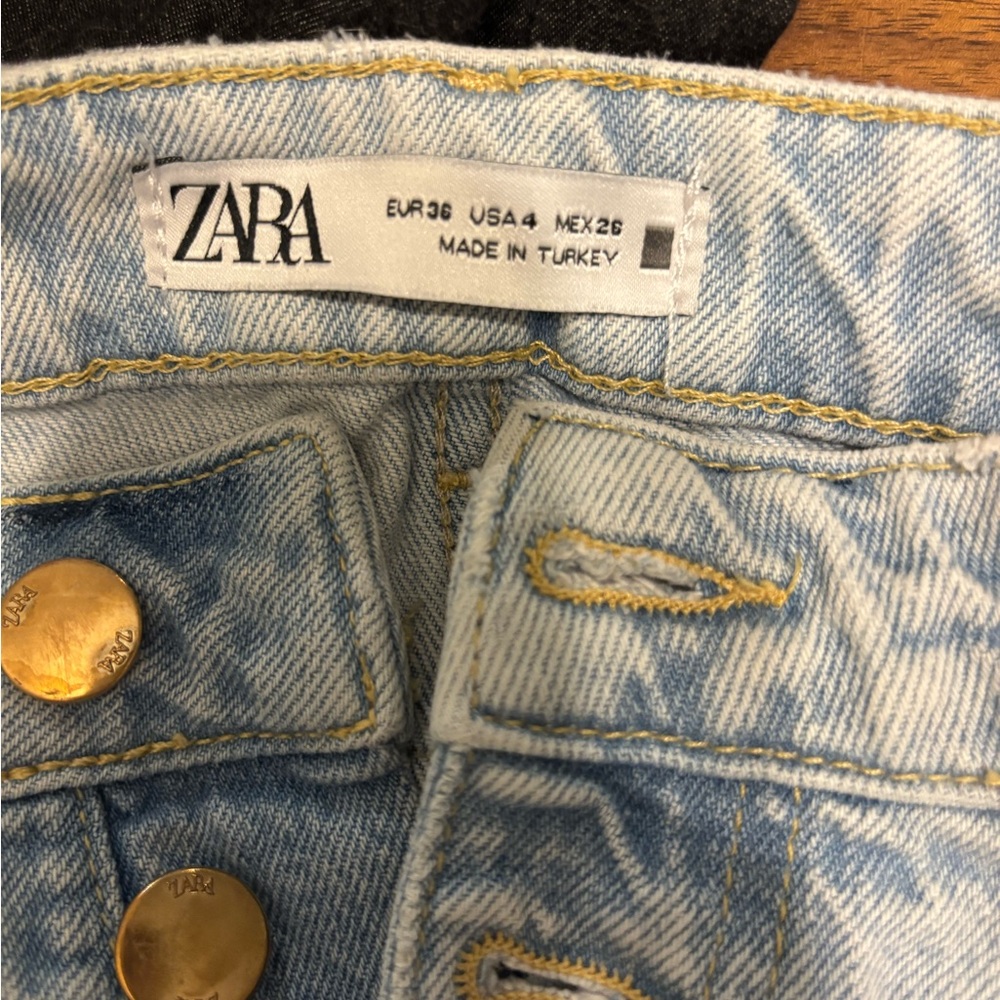 Zara Women's Faded Blue Jeans